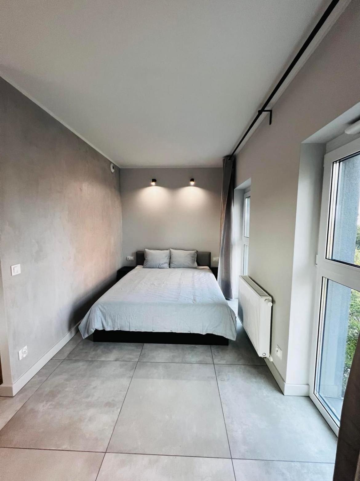- Legnicka Business Center Apartment Breslau