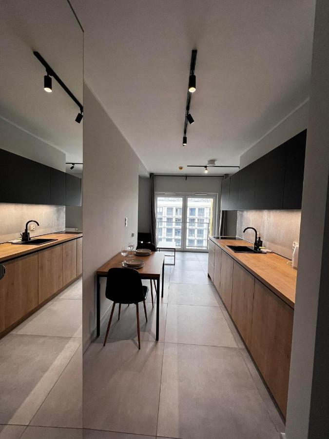 - Legnicka Business Center Apartment Breslau