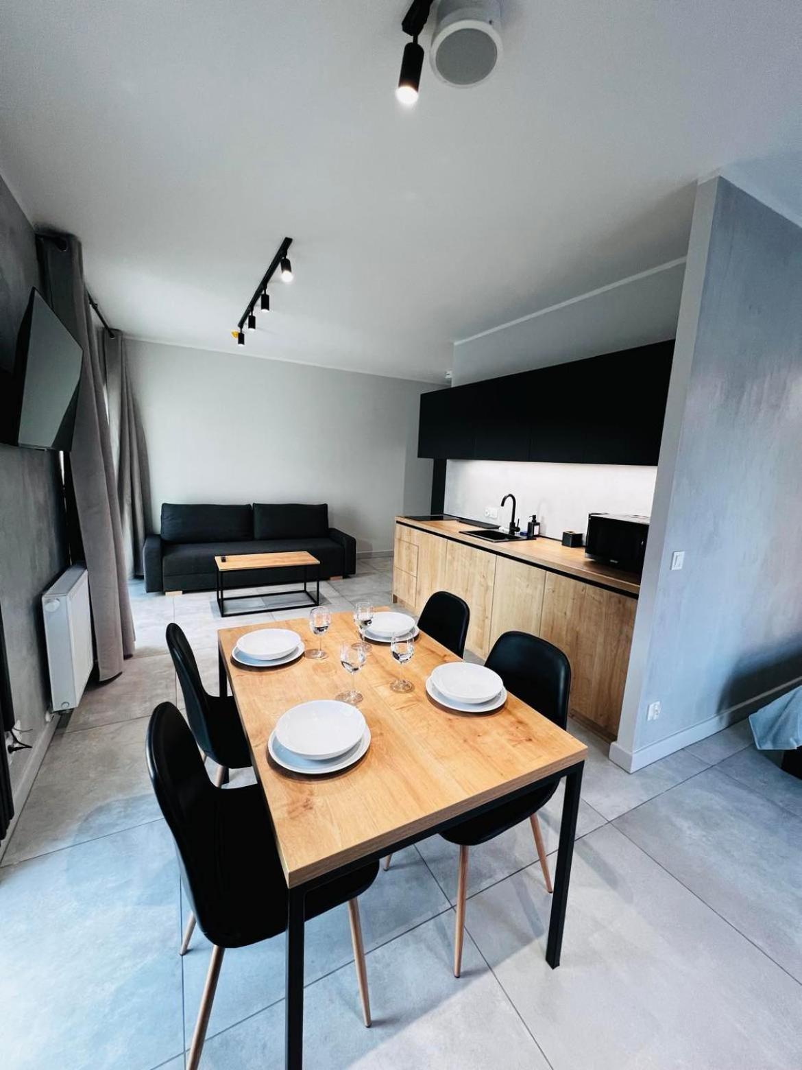 - Legnicka Business Center Apartment Breslau
